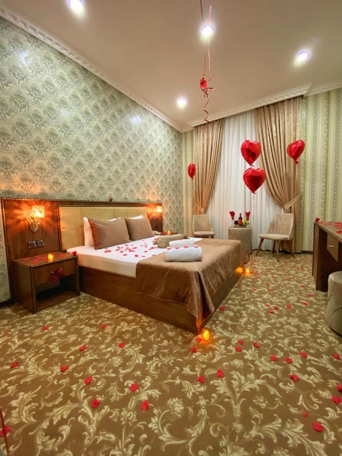Center فندق 4*