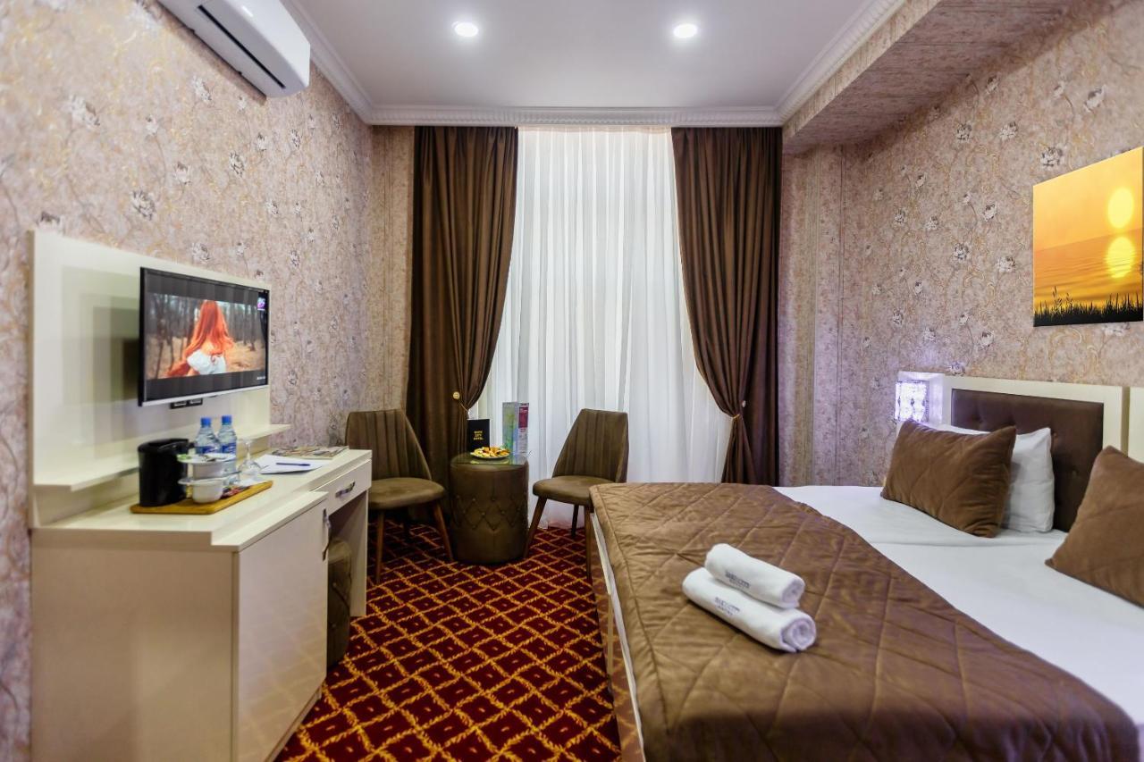 Center 4* Baku