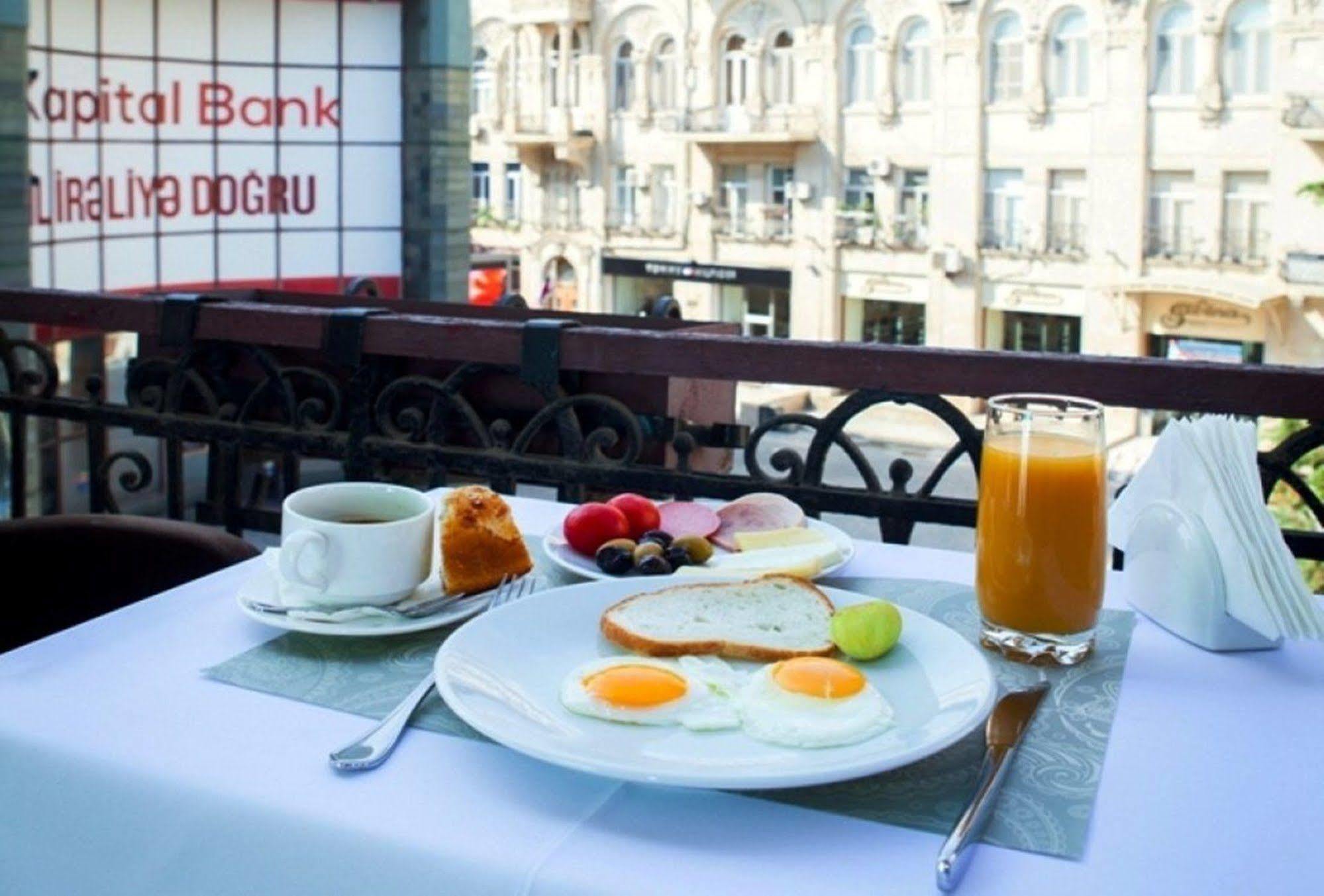 Center 4* Baku